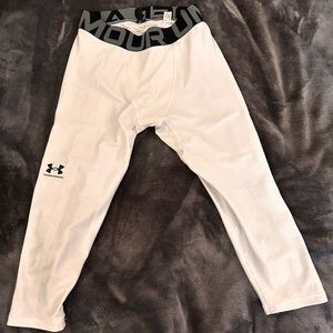 Boys youth medium white Under Armour compression shorts
